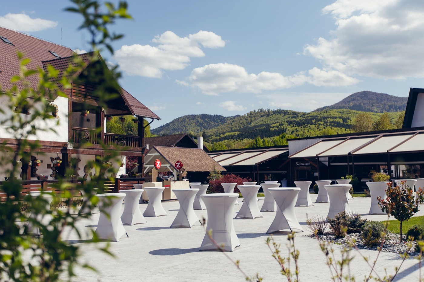 Fotografie 26 din galeria La Filuta Events, sala de evenimente in Malini Suceava